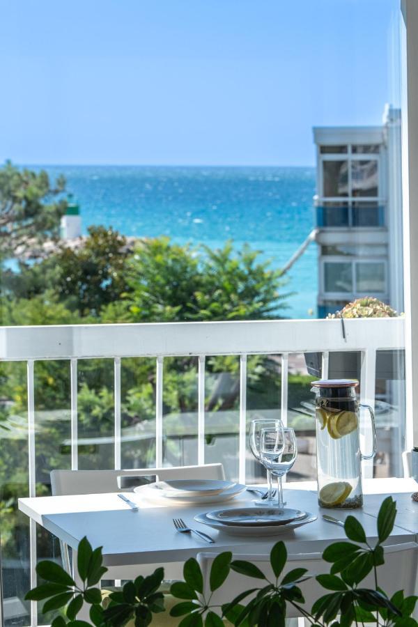 Residence Mediterranee - Beachfront - Sun And Seaview - Pool - Private Parking Cagnes-sur-Mer Bagian luar foto