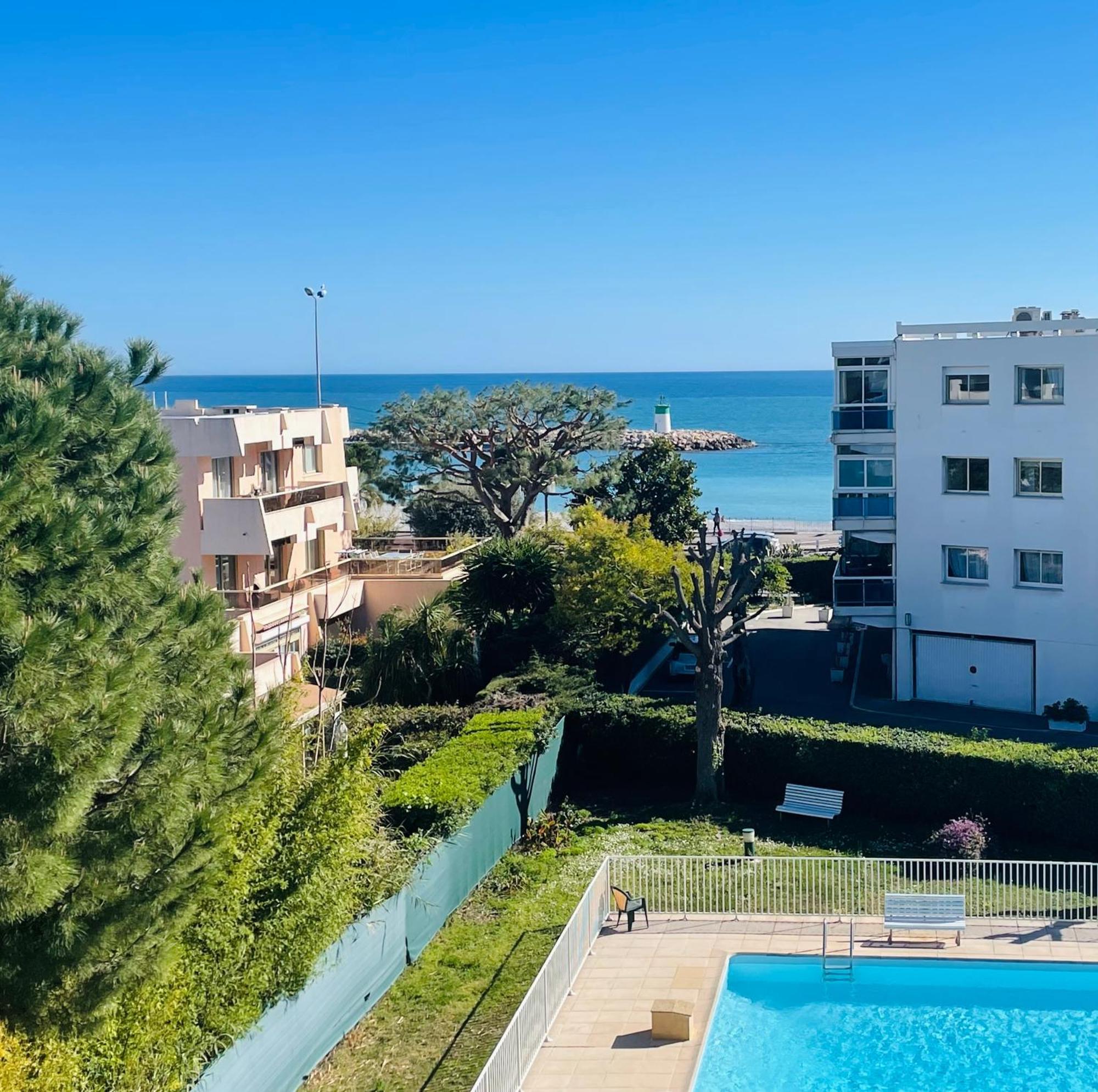 Residence Mediterranee - Beachfront - Sun And Seaview - Pool - Private Parking Cagnes-sur-Mer Bagian luar foto